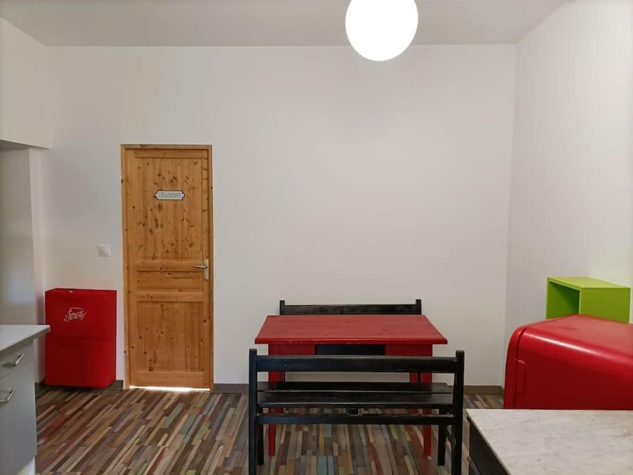 T2 Centre Village "Chez Clothilde" Ремулан Екстериор снимка